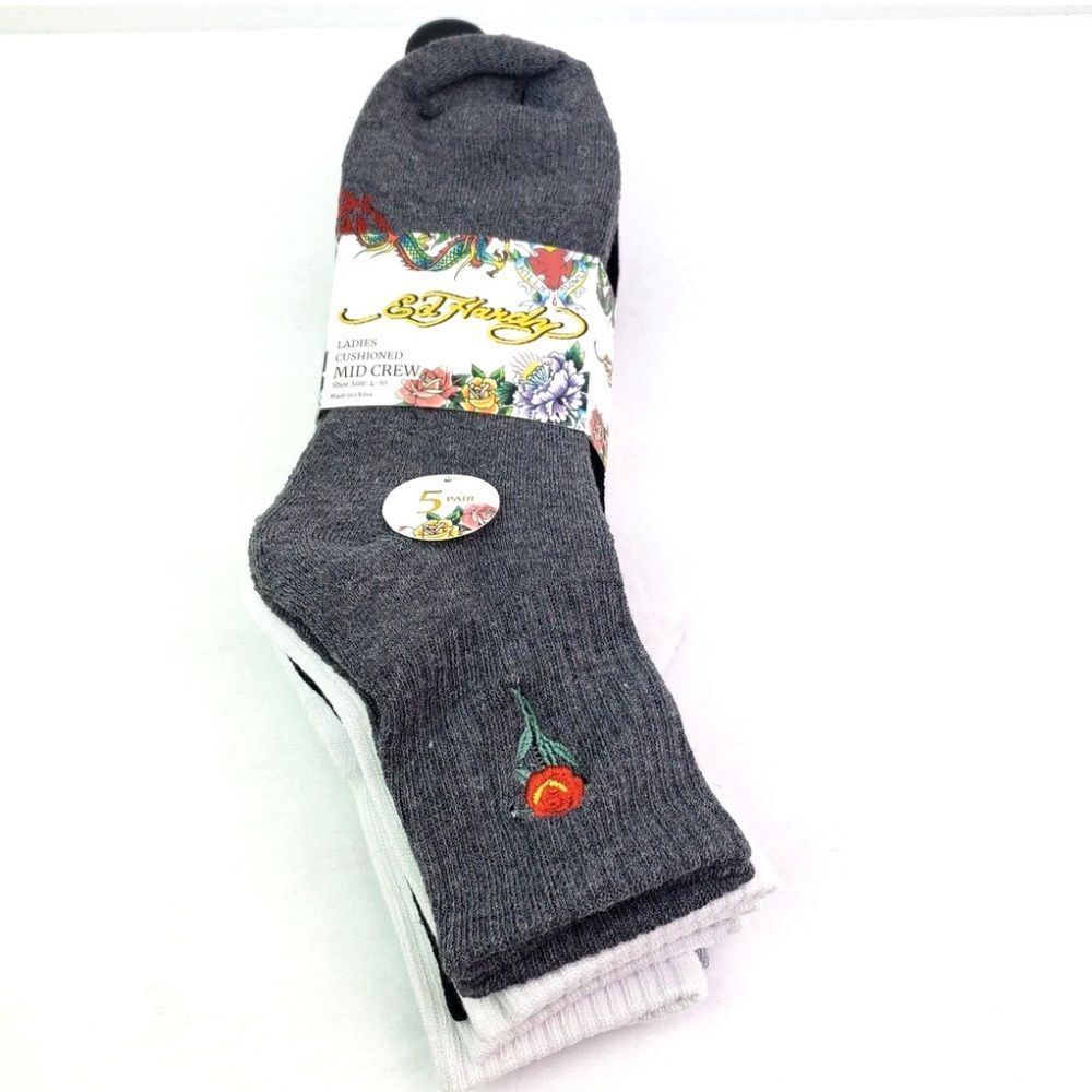 ED HARDY LADIES MID CREW  SOCKS FIVE PAIR MULTI COLOR AND DESIGNS SHOE SIZE 4-10